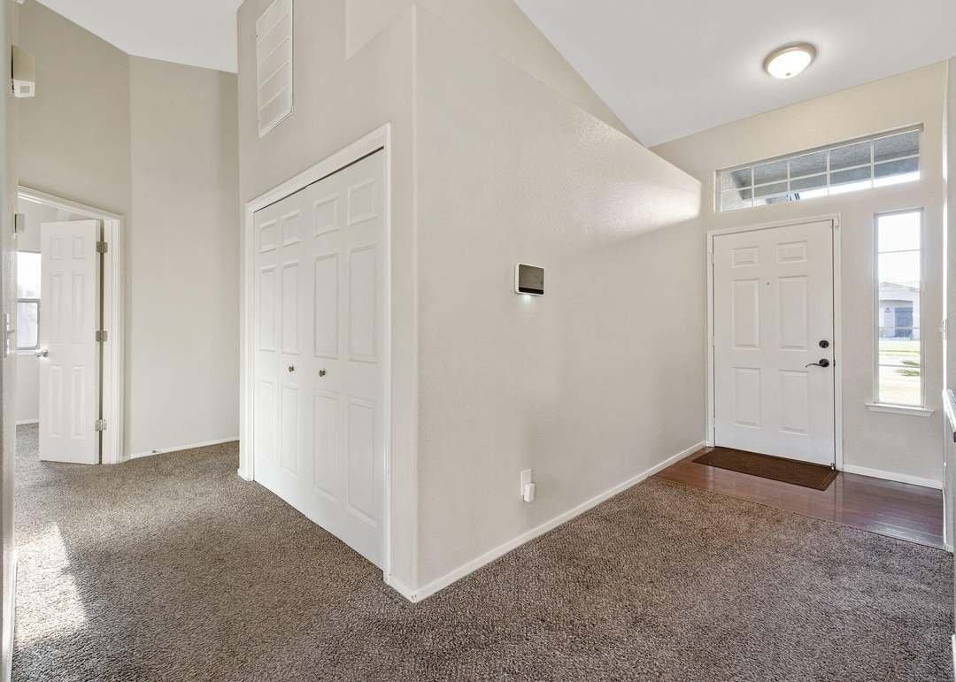 2111 W Merritt Ave - Photo 5 of 16