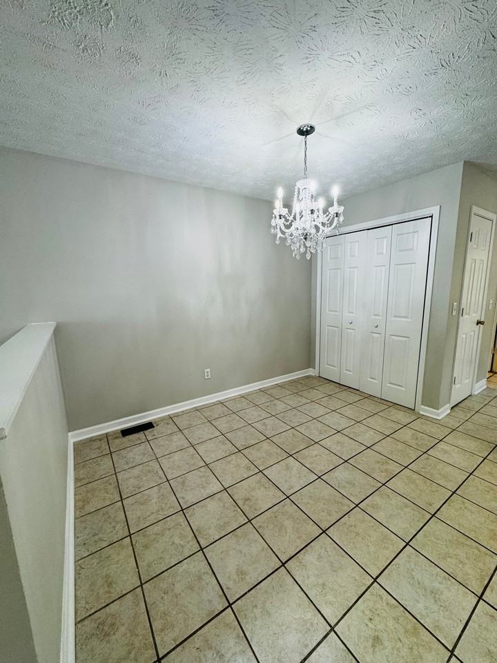 81 Davis Mill Ct - Photo 2 of 10
