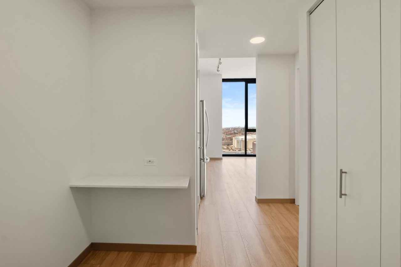 507 S Damen Ave - Photo 6 of 20