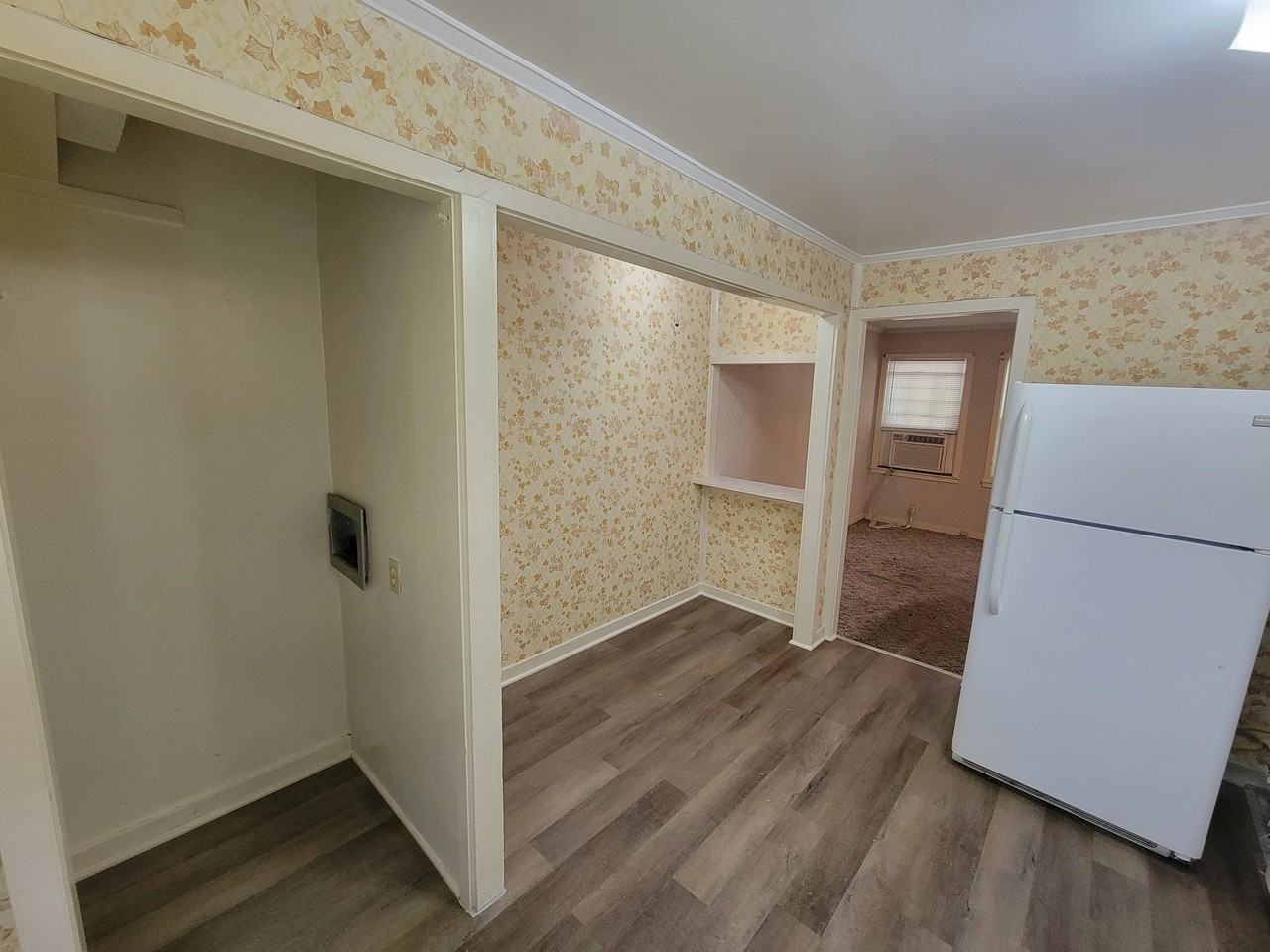 4030 E Whitney Ln - Photo 4 of 8