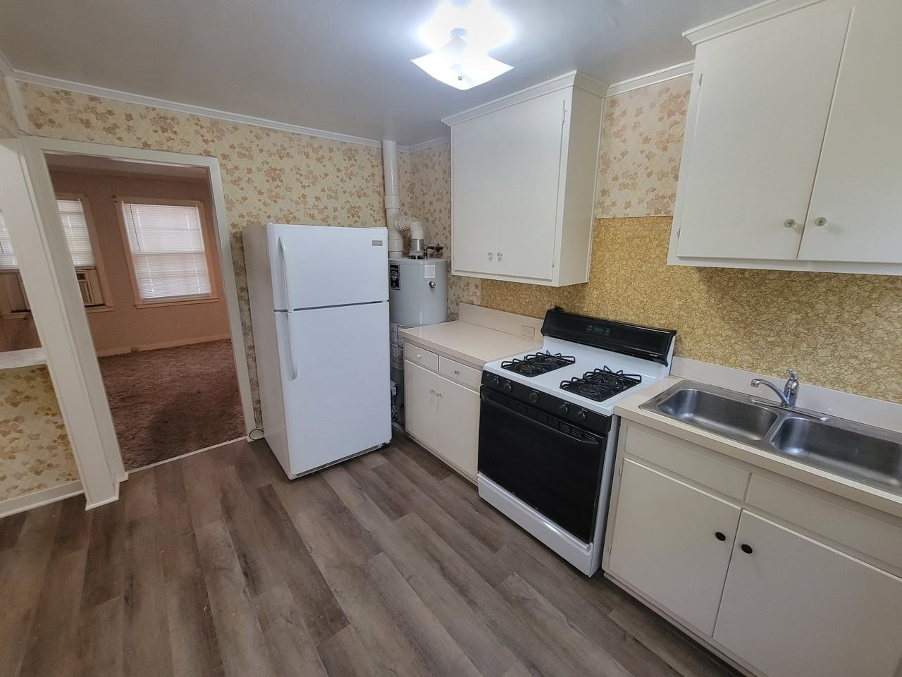 4030 E Whitney Ln - Photo 5 of 8