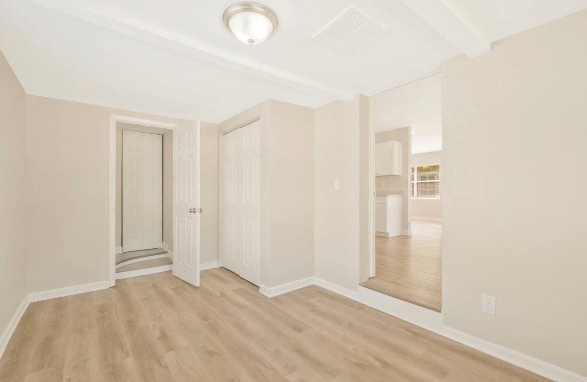 1632 Scotland Ave - Photo 3 of 10