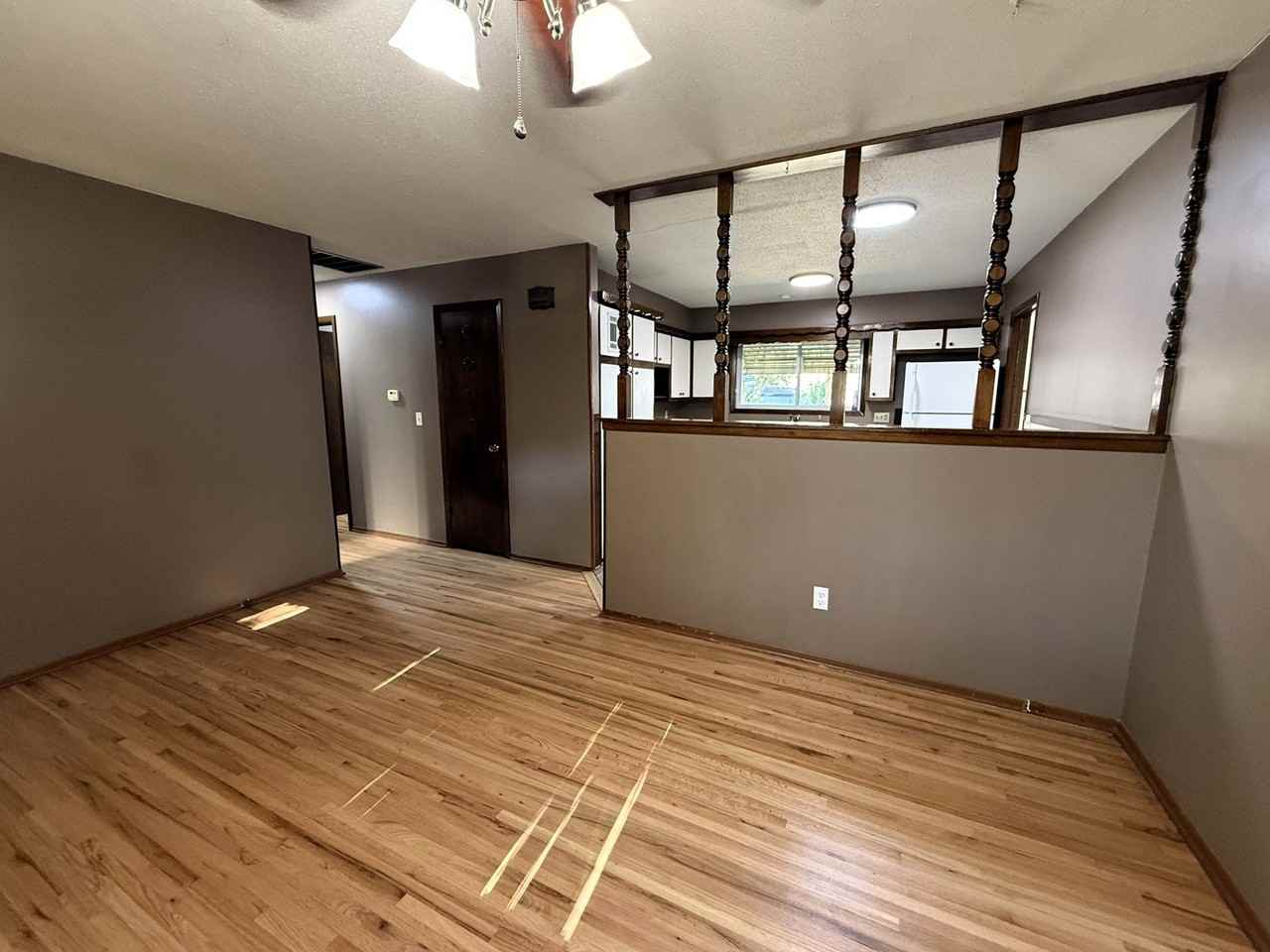 3147 S Gordon Ave - Photo 6 of 19