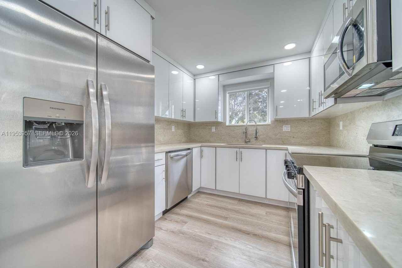 4345 Sw 5th Ter - Photo 2 of 8