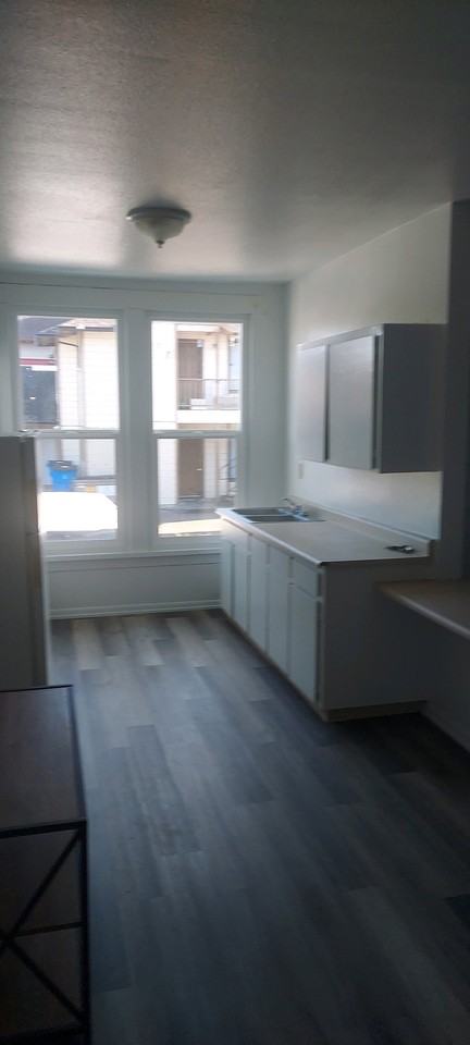 815 G St #3 - Photo 4 of 17
