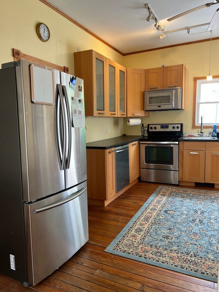 2500 Block Bainbridge St - Photo 7 of 12