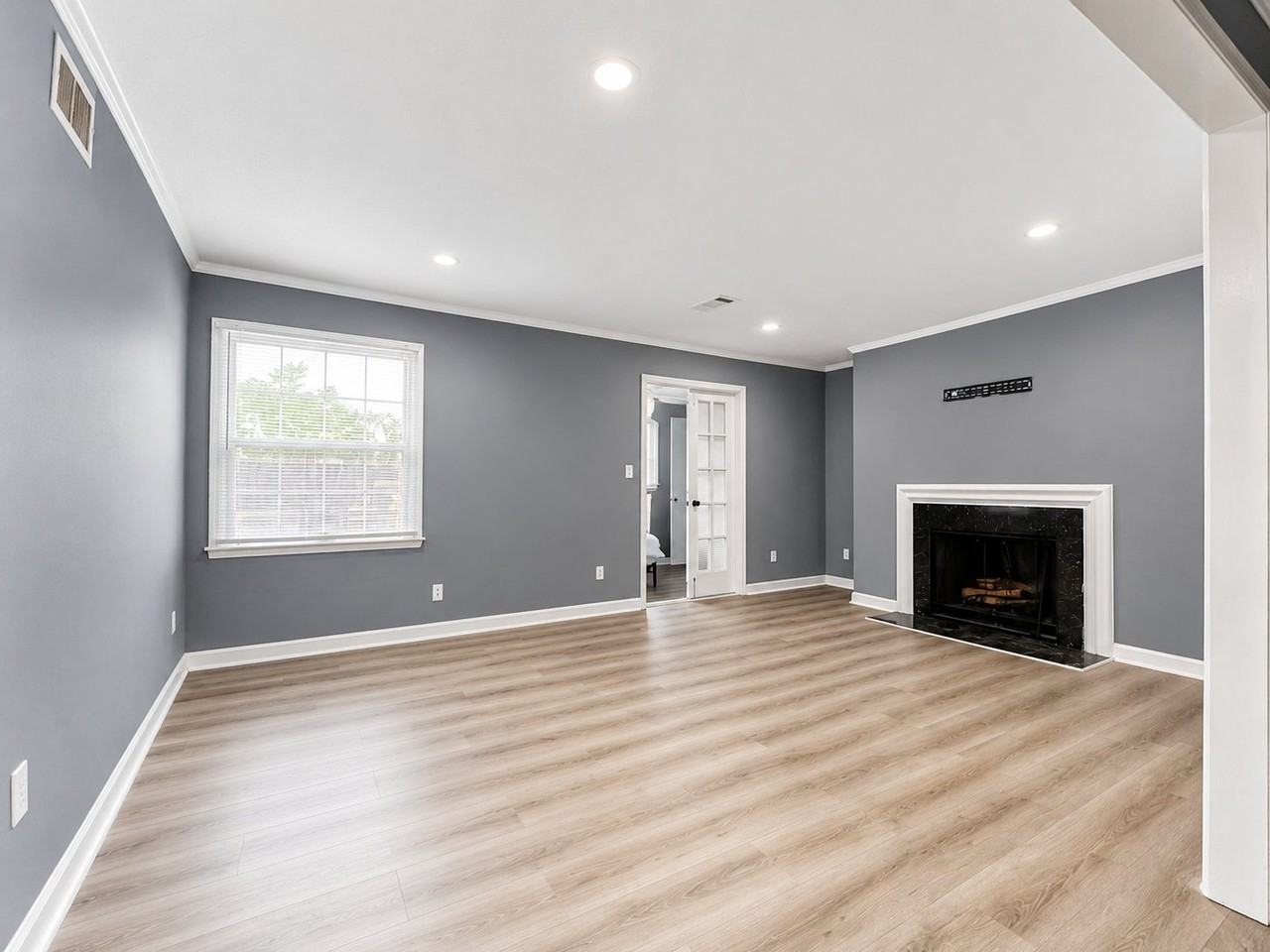 7021 Fruitwood Ct - Photo 4 of 6