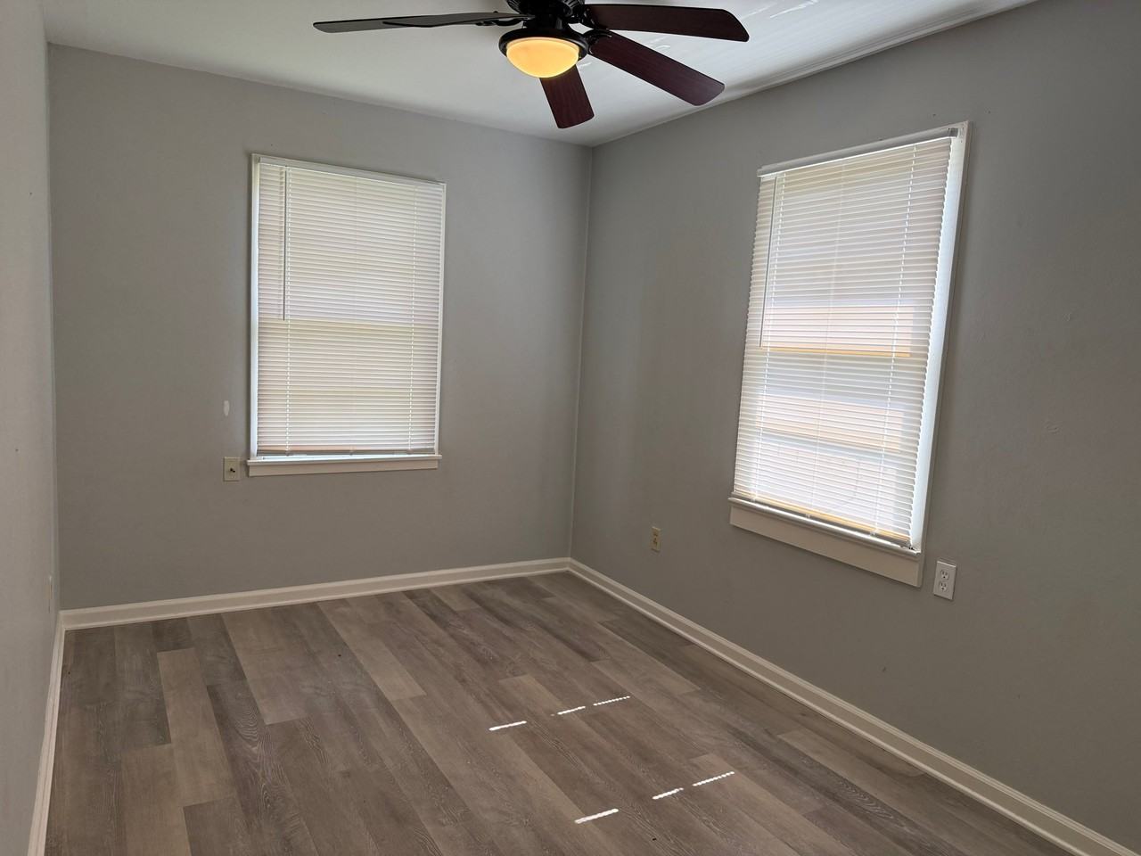 126 Sherwood Dr - Photo 4 of 9