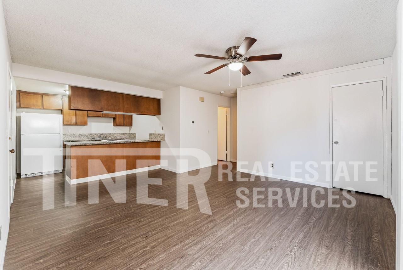 5535 E Knoll Dr - Photo 3 of 21