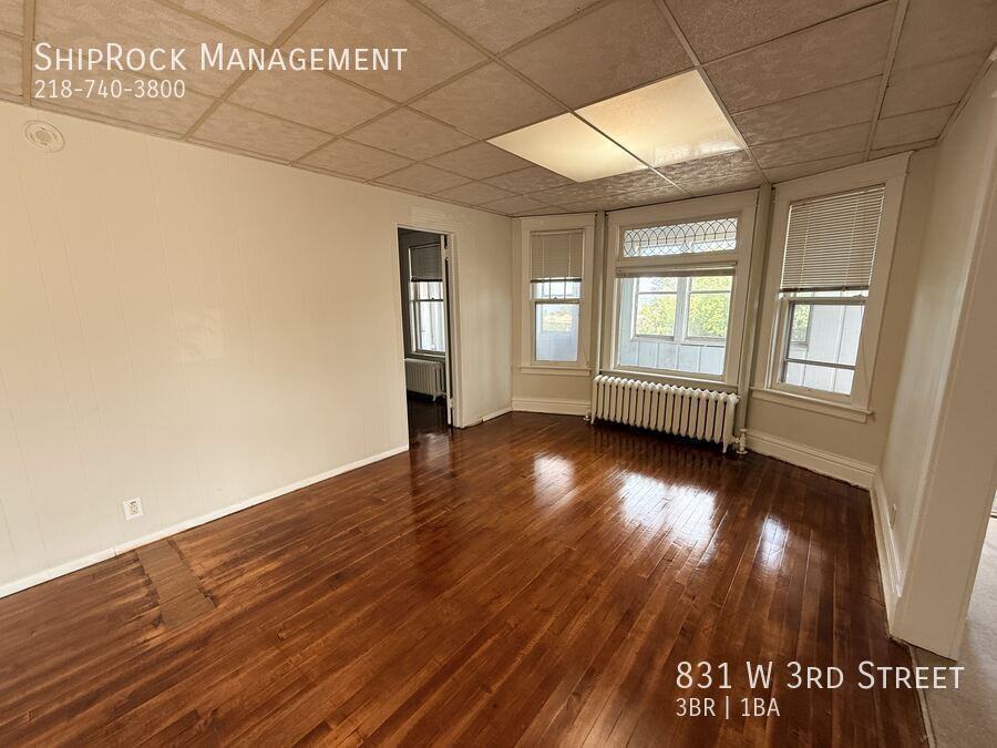 831 W 3rd St - Photo 4 of 15