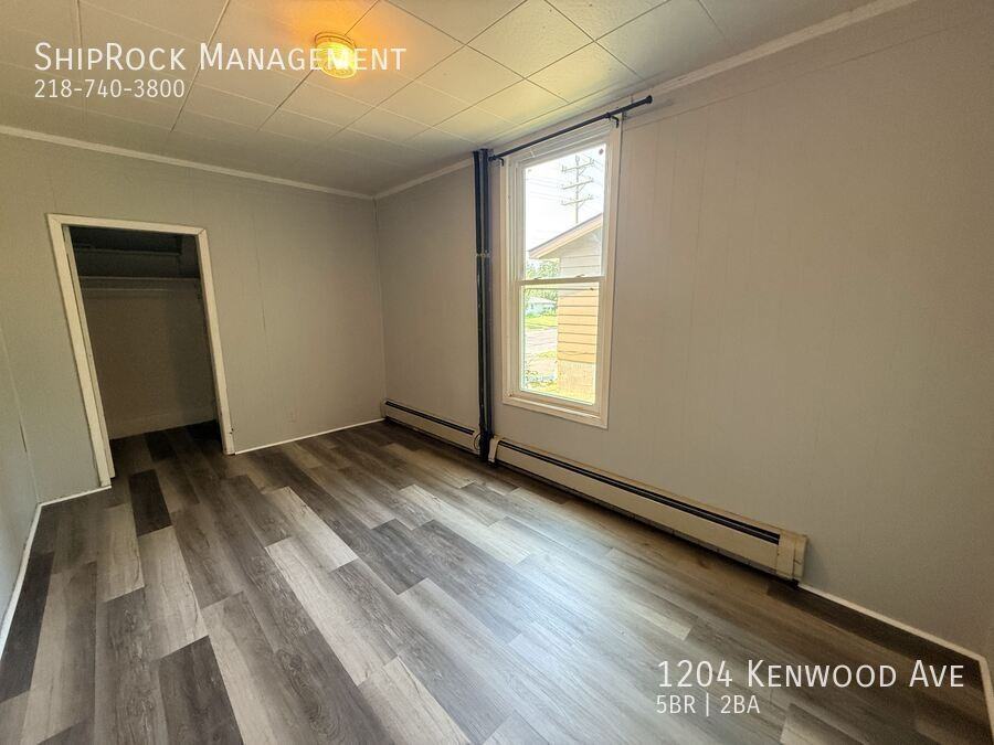 1204 Kenwood Ave - Photo 3 of 32