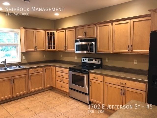 1702 Jefferson St #5 - Photo 3 of 12
