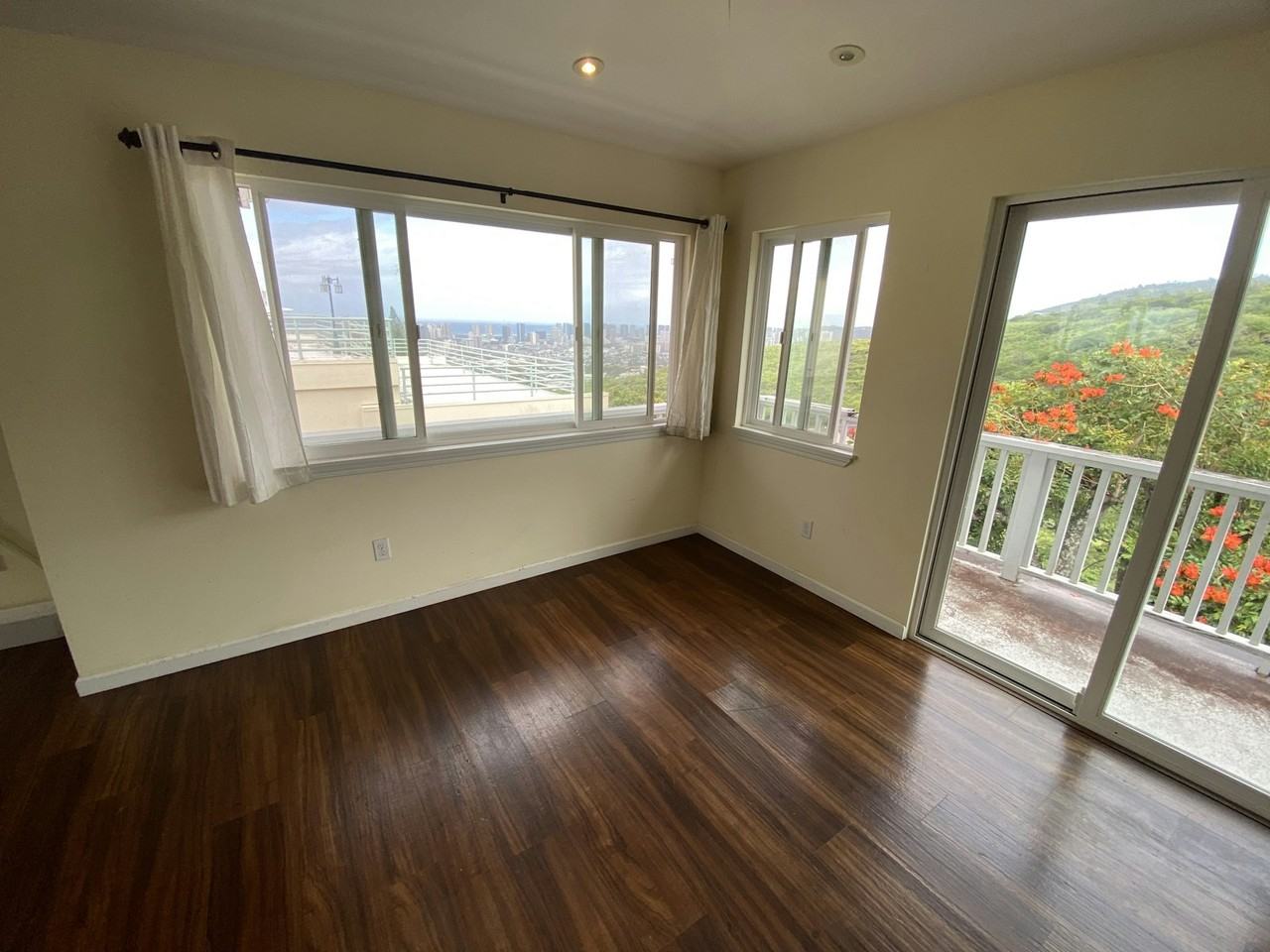 1886 Saint Louis Drive - Photo 3 of 25