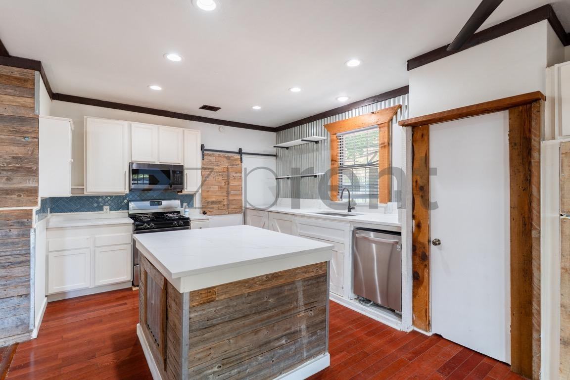 6502 Bramber Ln - Photo 6 of 22