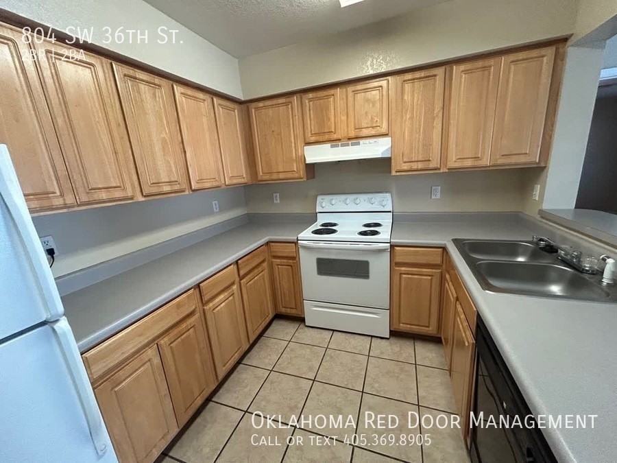 804 Sw 36th St - Photo 2 of 33