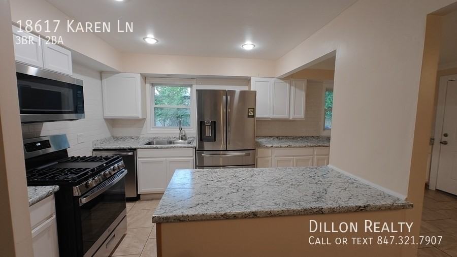 18617 W Karen Ln - Photo 3 of 24