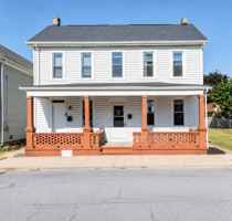 featured image of 1037 Spruce St