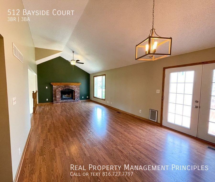 512 Bayside Ct - Photo 2 of 25