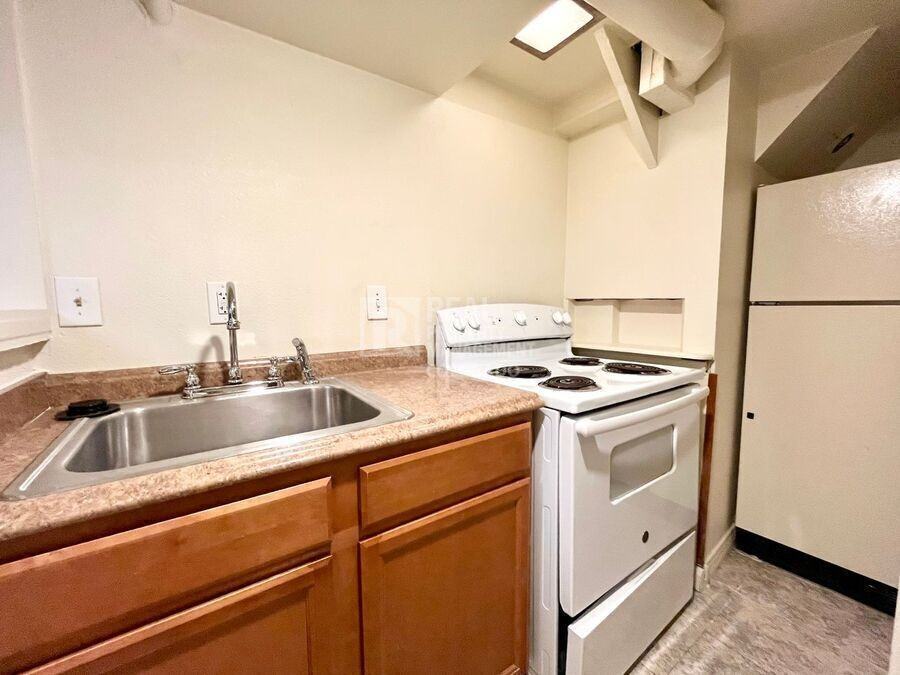 1754 N Washington St #B1 - Photo 5 of 12