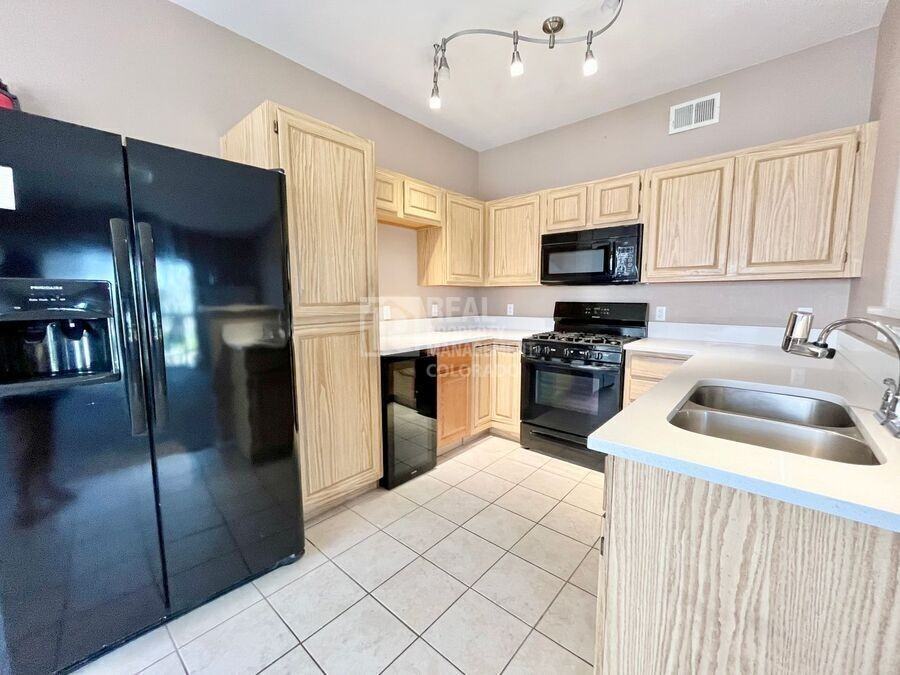 8381 Pebble Creek Way #101 - Photo 4 of 19