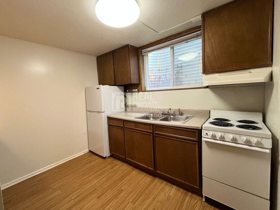 1221 N Clarkson St #1 - Photo 4 of 11