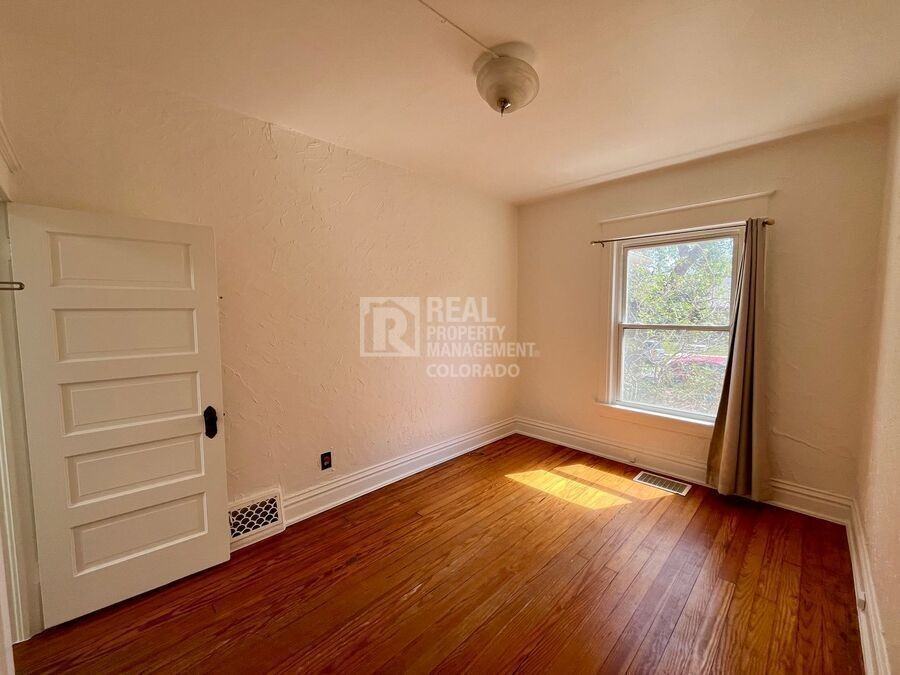 2539 N Race St - Photo 5 of 11