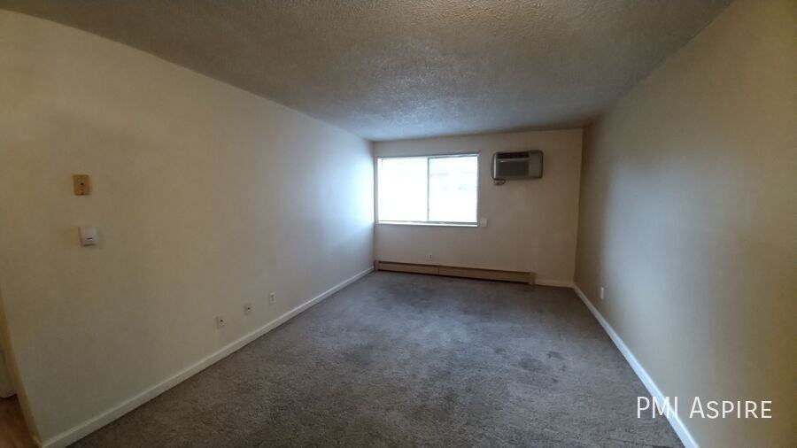 2264 Dexter Dr #100 - Photo 2 of 6