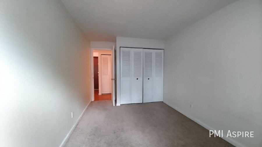 2264 Dexter Dr #100 - Photo 4 of 6