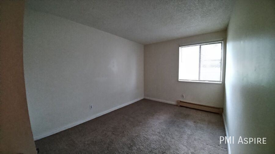 2264 Dexter Dr #100 - Photo 5 of 6