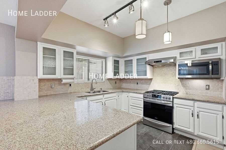 514 S Marina Dr - Photo 4 of 46