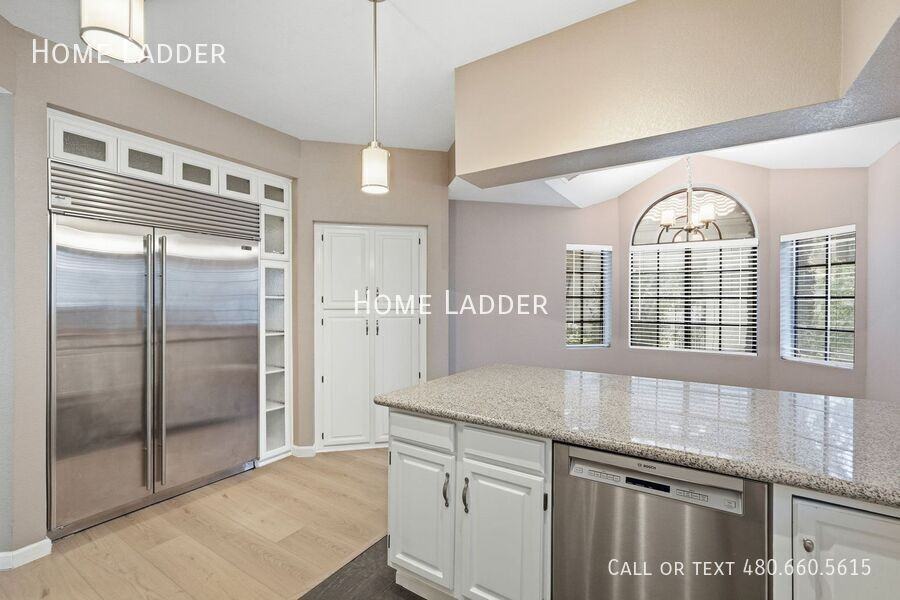 514 S Marina Dr - Photo 5 of 46