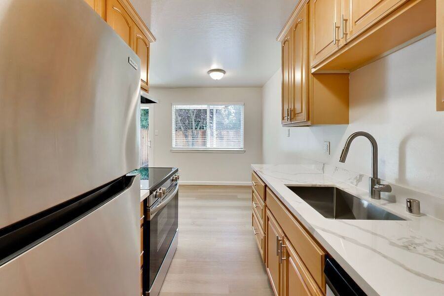 16878 Meekland Ave #04 - Photo 5 of 24