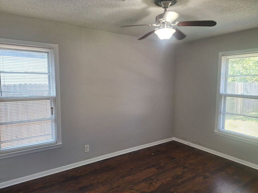 1225 Harrison Ln - Photo 7 of 25