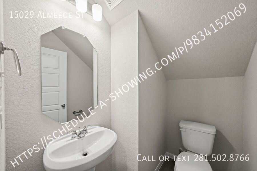 15029 Almeece St - Photo 3 of 13