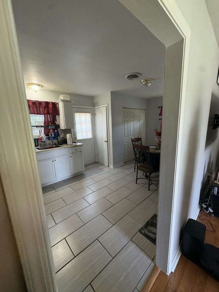 4713 Craddock Avenue - Photo 7 of 12