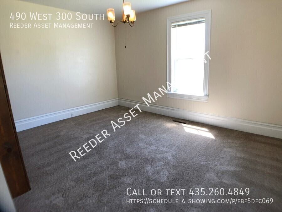 490 W 300 S - Photo 4 of 15