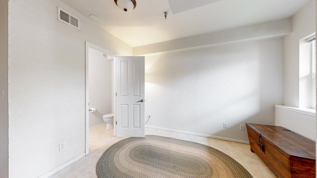 1221 East Prospect Road - Photo 2 of 24