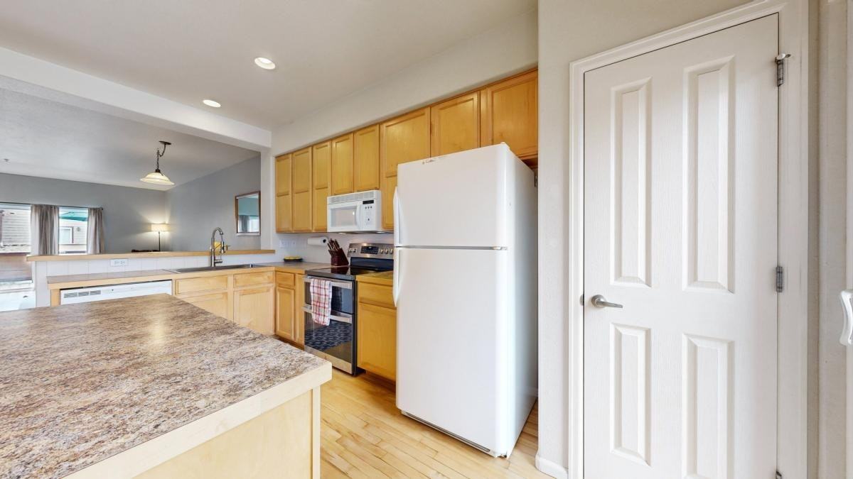 1221 East Prospect Road - Photo 6 of 24
