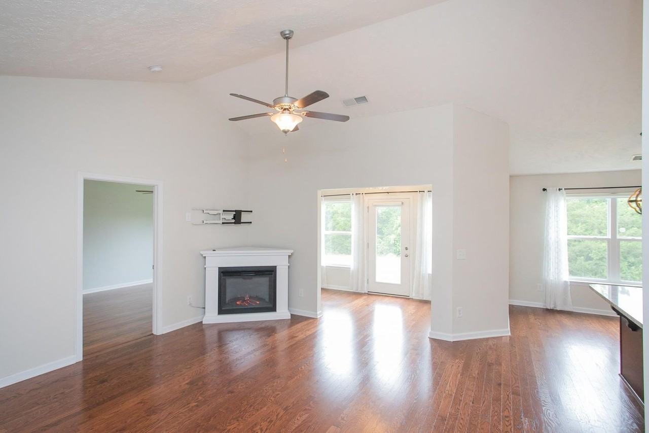 395 Devon Chase Hl #6402 - Photo 5 of 50