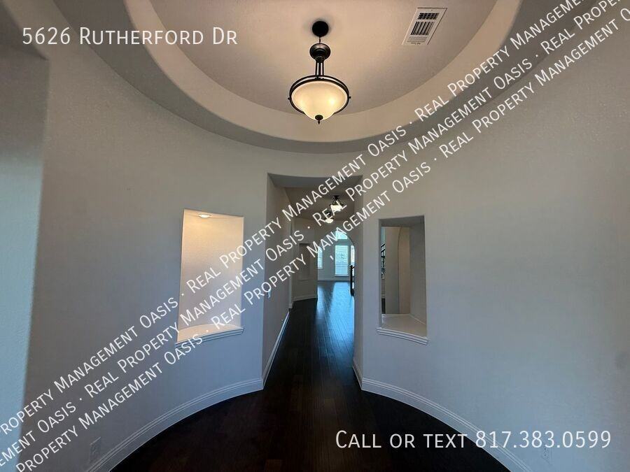 5626 Rutherford Dr - Photo 5 of 32