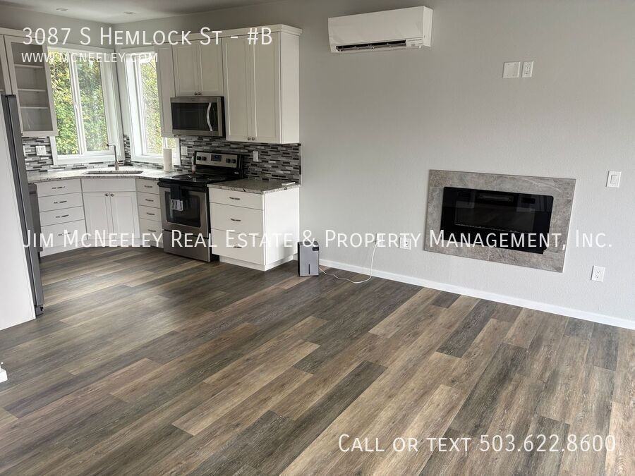 3087 S Hemlock St #B - Photo 3 of 19