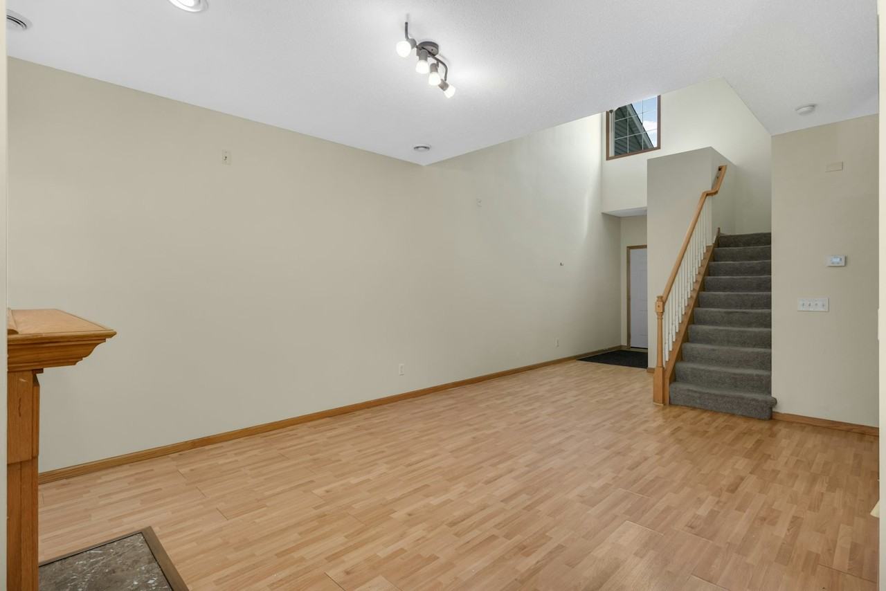 6869 Folkestone Road - Photo 3 of 31