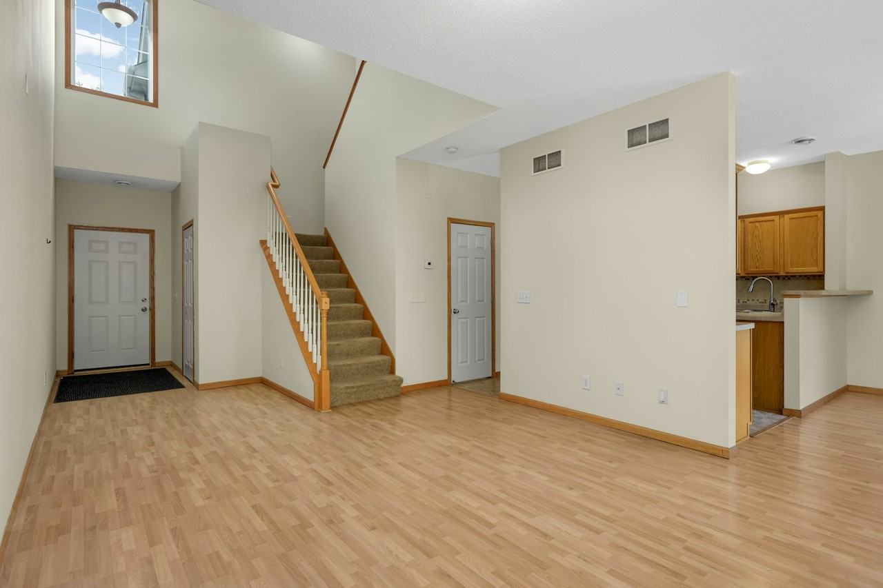 6869 Folkestone Road - Photo 4 of 31
