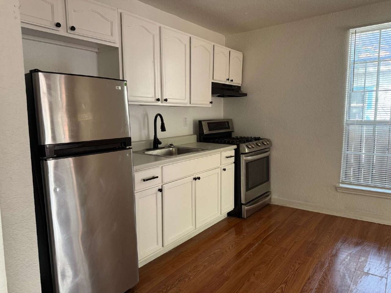 136 Persyn St - Photo 3 of 11