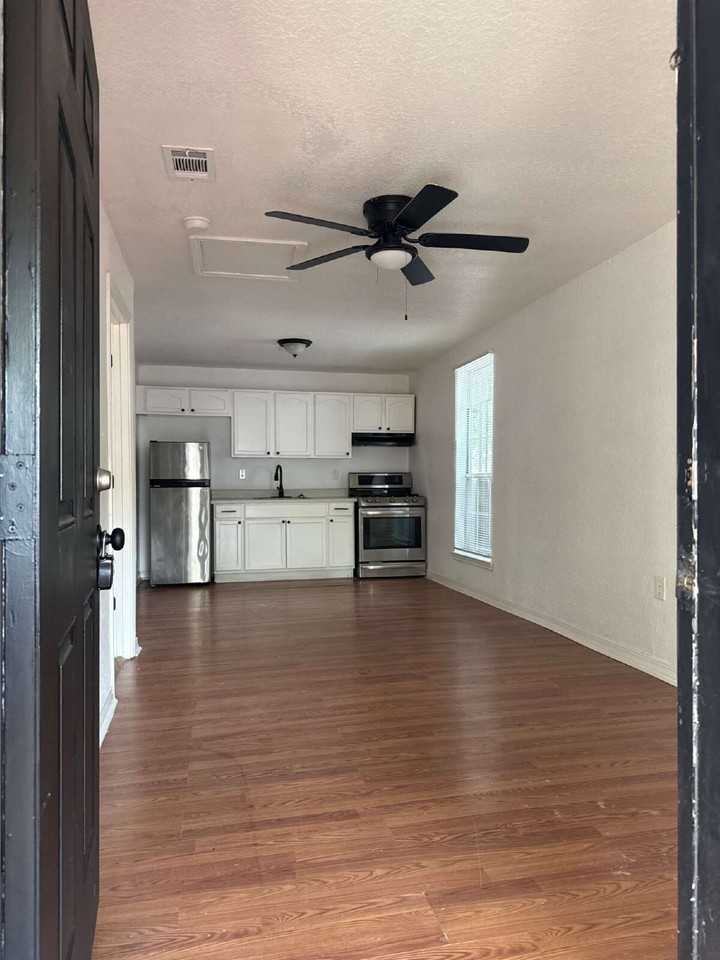 136 Persyn St - Photo 4 of 11