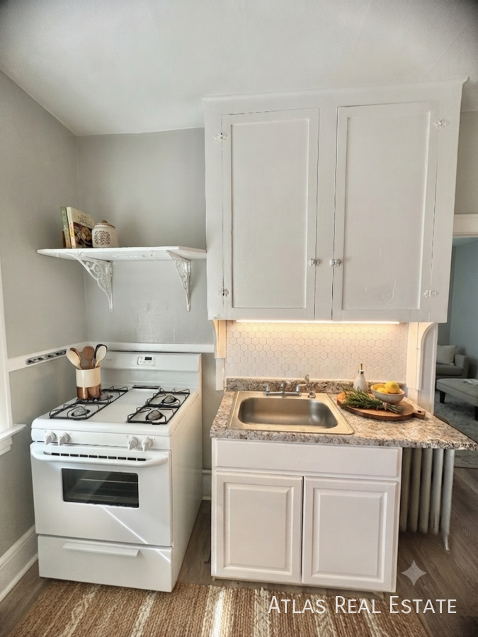 604 N Weber St #5 - Photo 4 of 19
