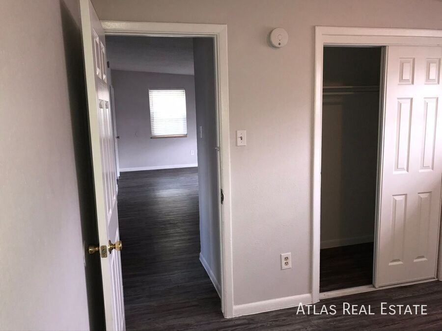 4425 Elizabeth St - Photo 6 of 17
