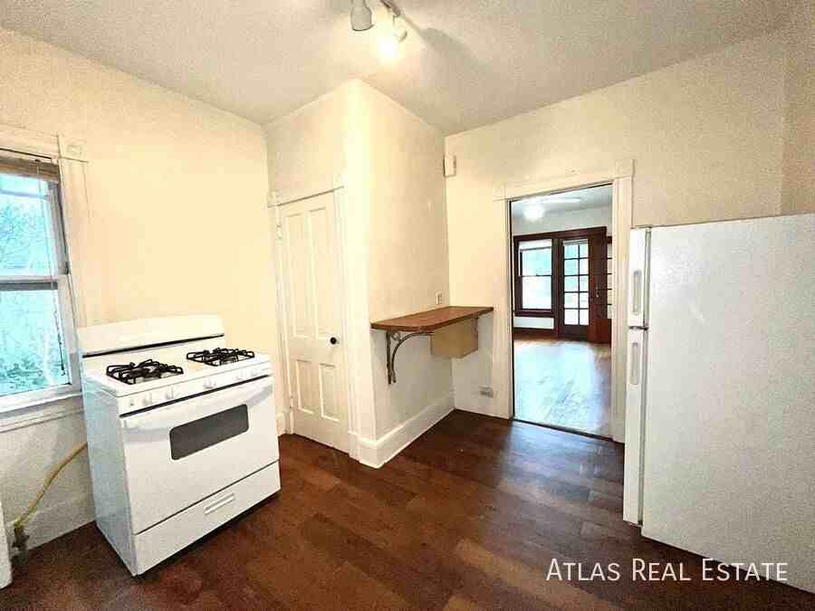 604 N Weber St #4 - Photo 5 of 14