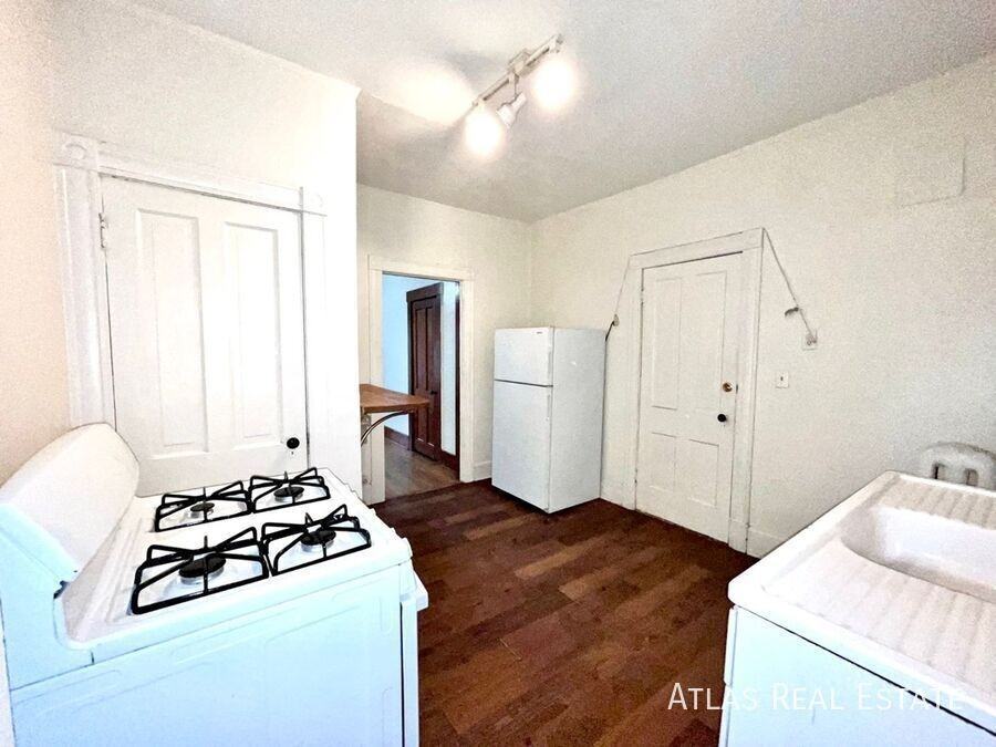 604 N Weber St #4 - Photo 6 of 14