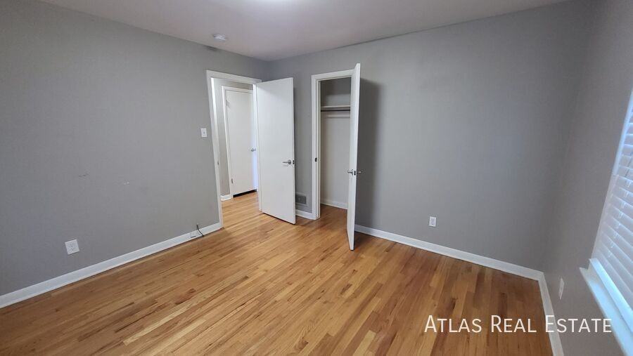 2703 S Hooker St - Photo 7 of 19
